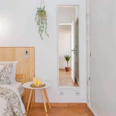 Sea & Sun Oldtown Apartment